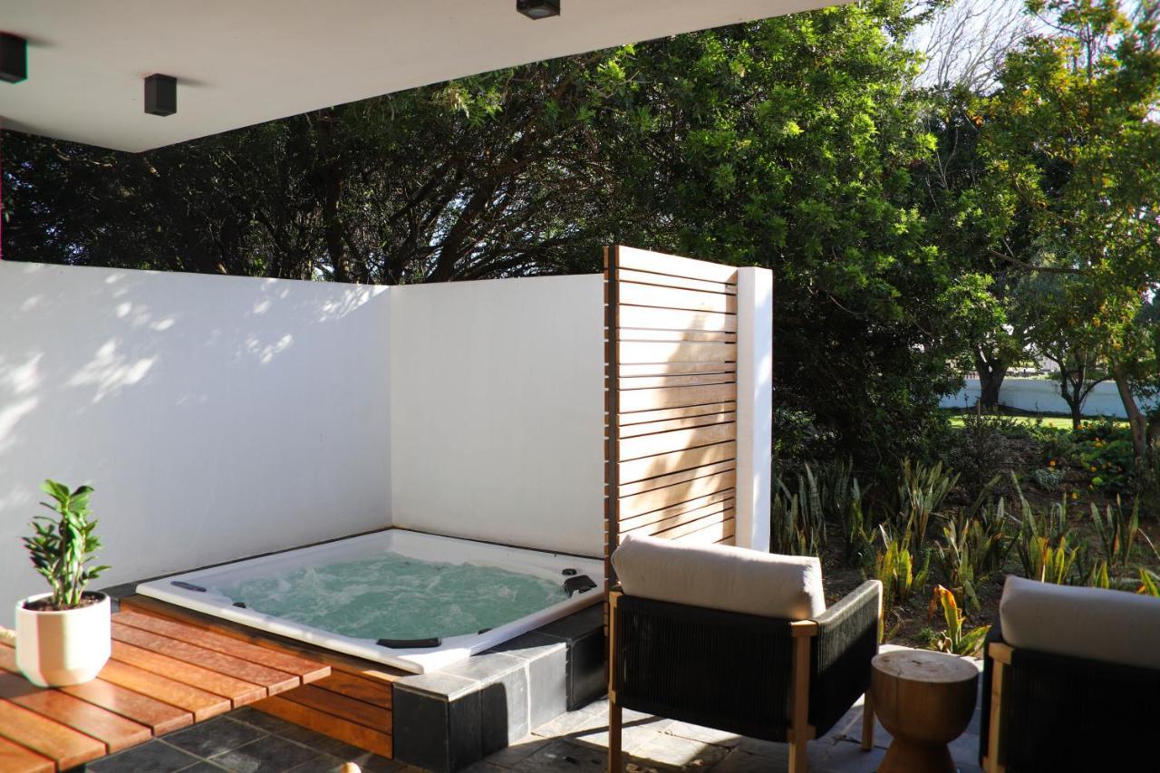 Vergenoegd Loew Boutique Hotel & Spa ケープタウン エクステリア 写真